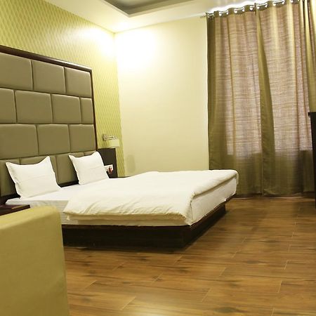 Hotel Radiant Inn Roorkee エクステリア 写真