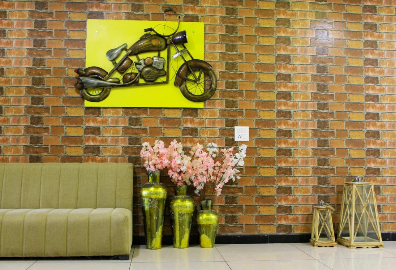 Hotel Radiant Inn Roorkee エクステリア 写真