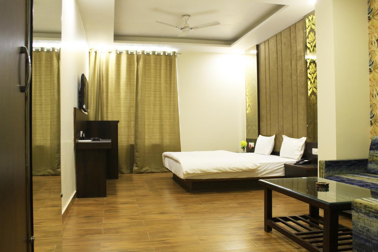 Hotel Radiant Inn Roorkee エクステリア 写真